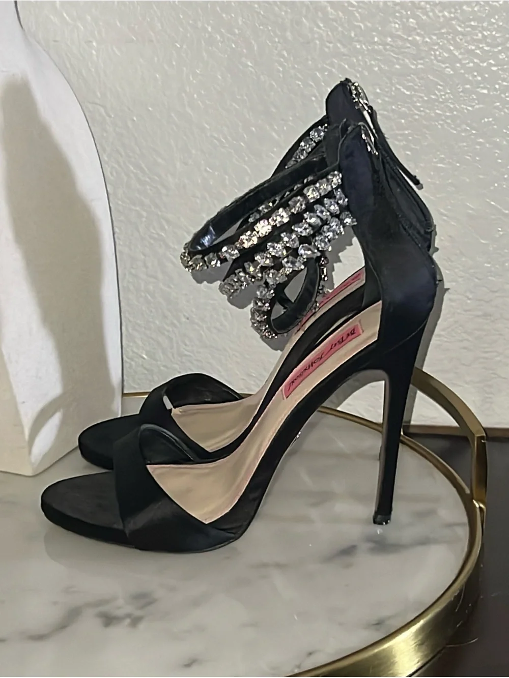 Betsy Johnson rhinestone black satin stiletto sandal ankle strap 7.5 - Picture 4 of 11
